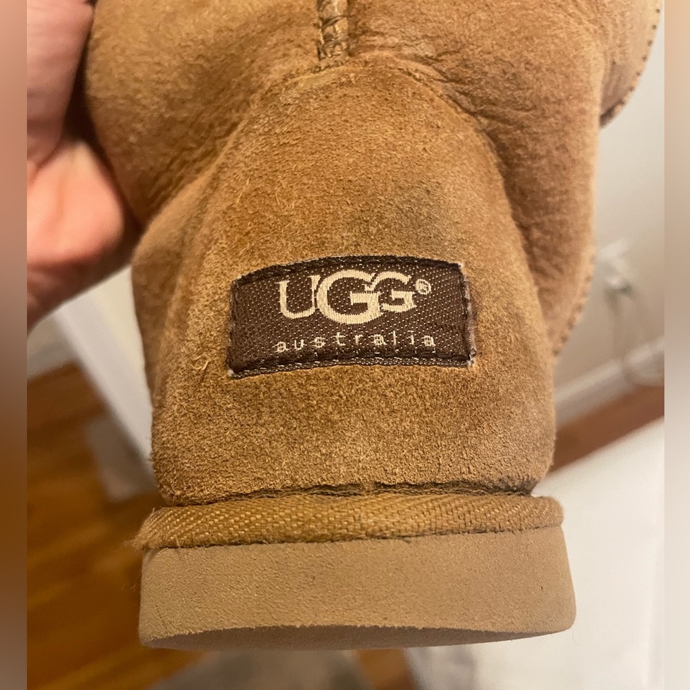 Ugg Boot - size 10 (W)